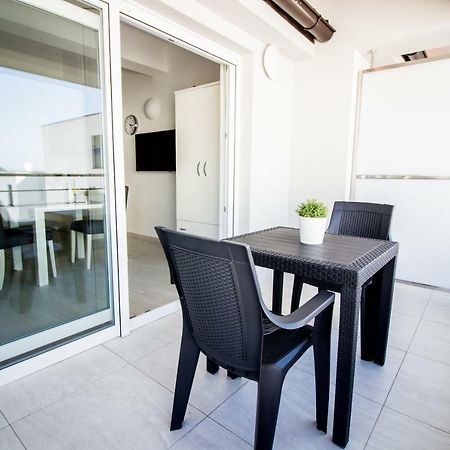 Colic Apartman Njivice Kültér fotó