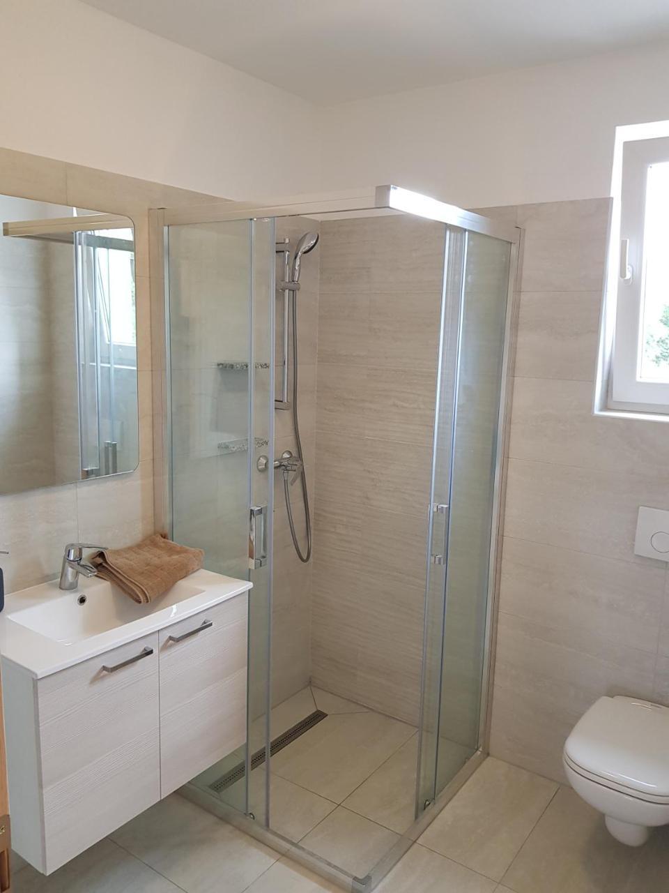 Colic Apartman Njivice Kültér fotó