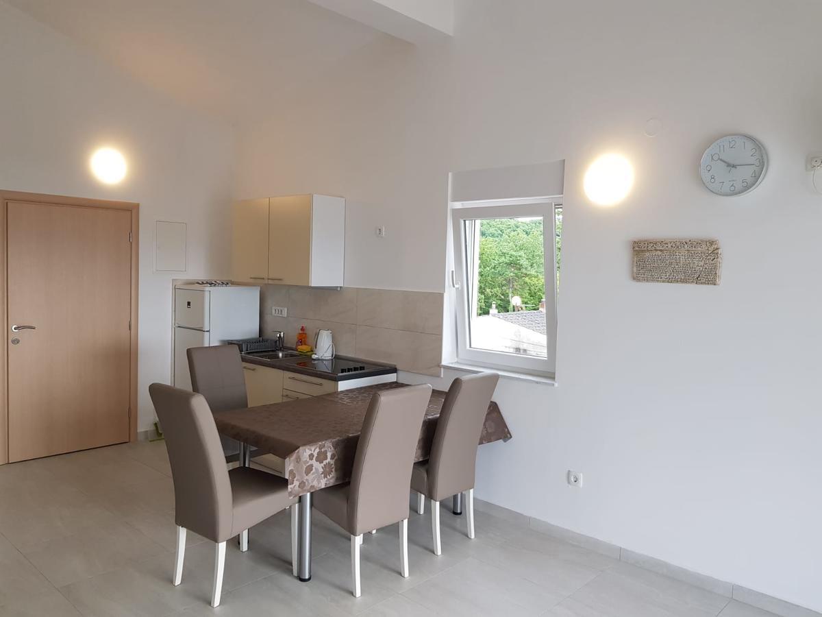 Colic Apartman Njivice Kültér fotó