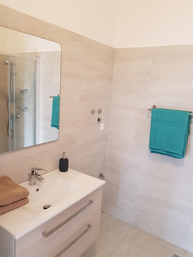 Colic Apartman Njivice Kültér fotó