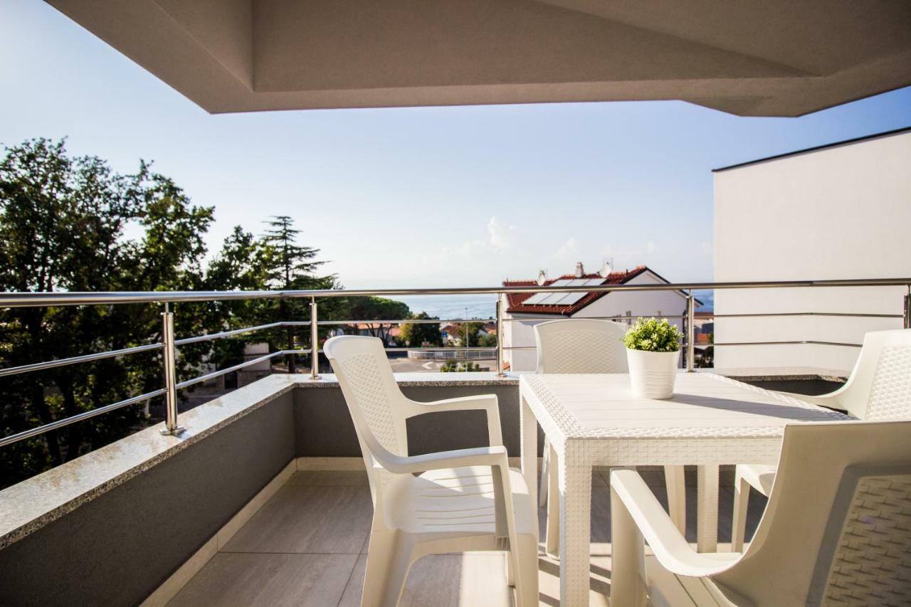 Colic Apartman Njivice Kültér fotó