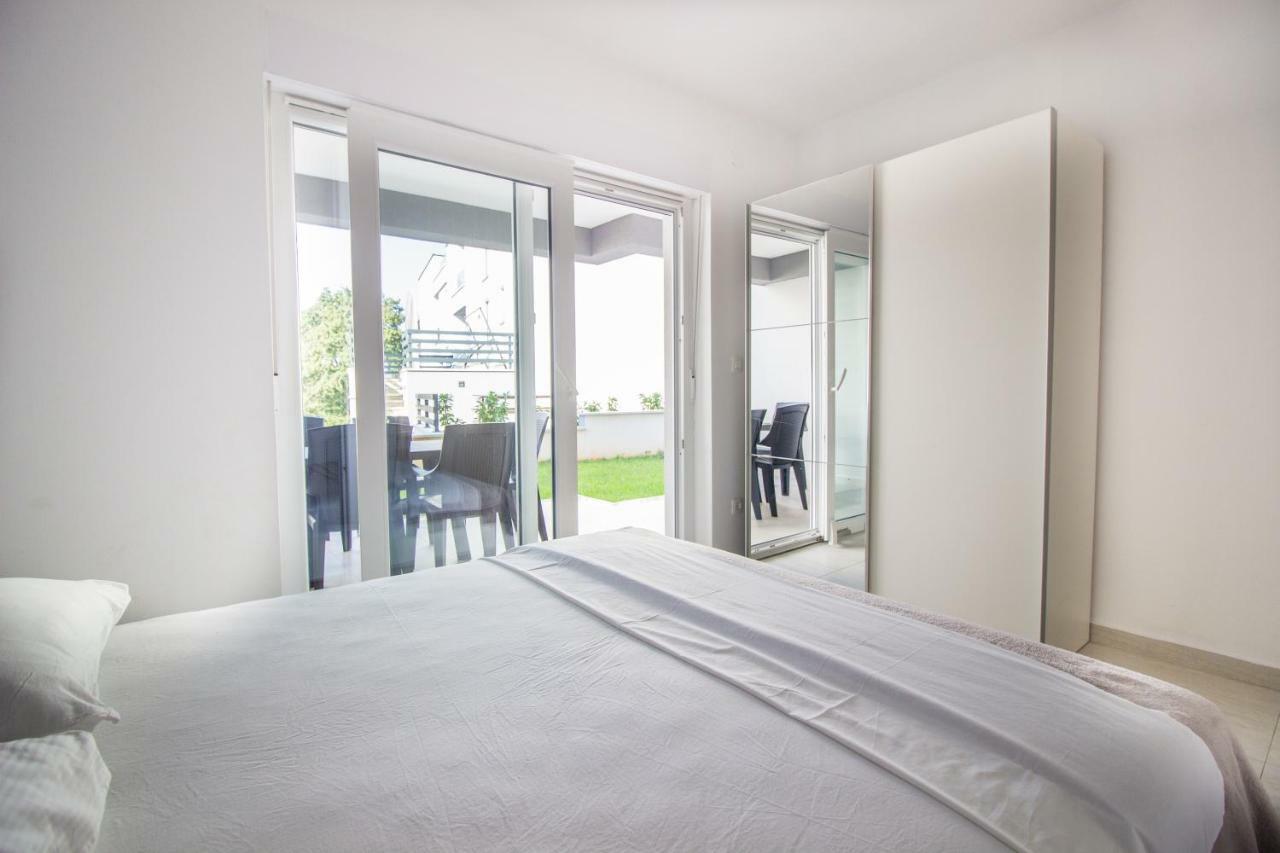 Colic Apartman Njivice Kültér fotó
