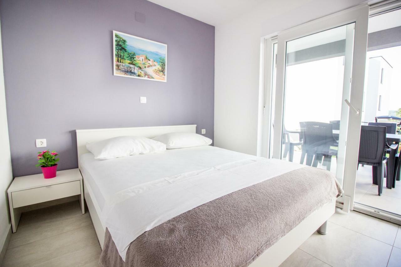 Colic Apartman Njivice Kültér fotó