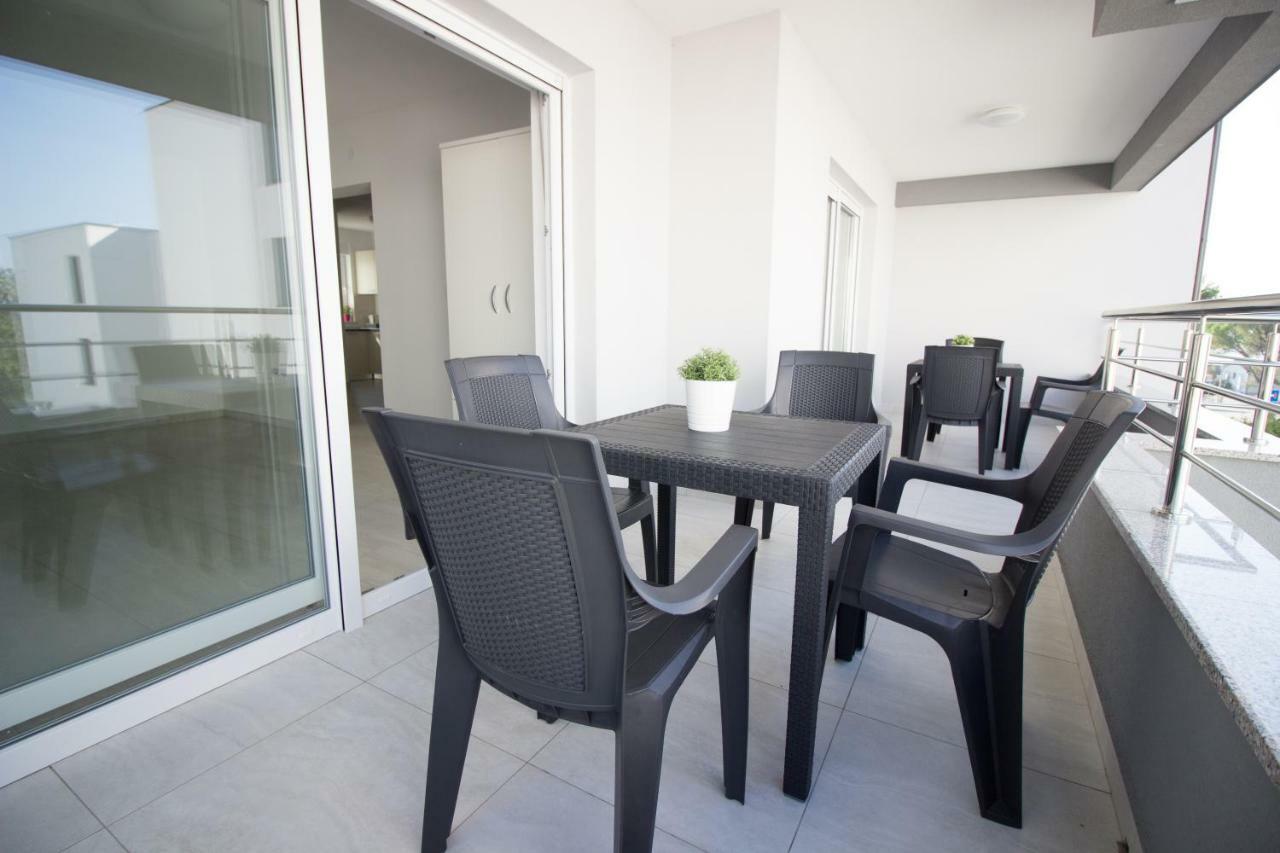 Colic Apartman Njivice Kültér fotó