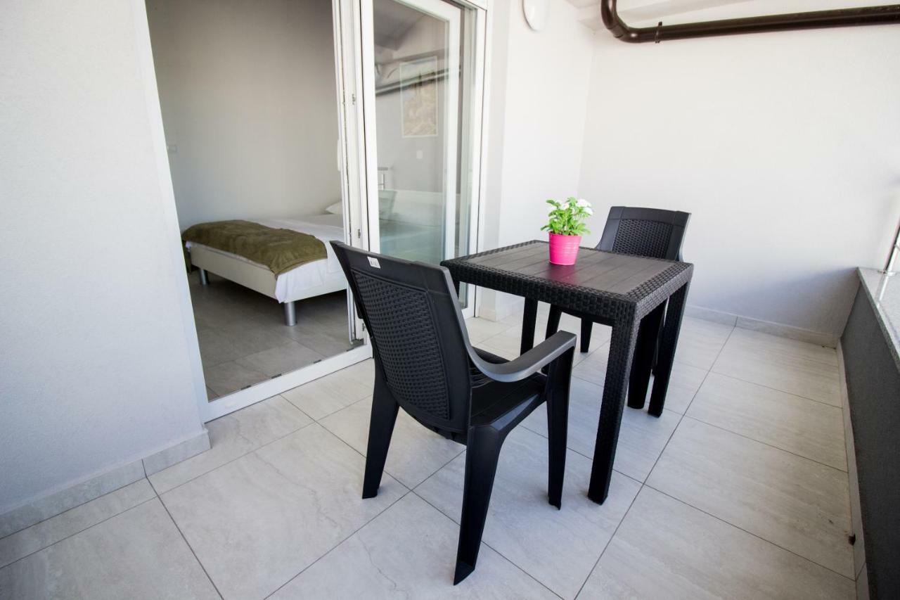 Colic Apartman Njivice Kültér fotó