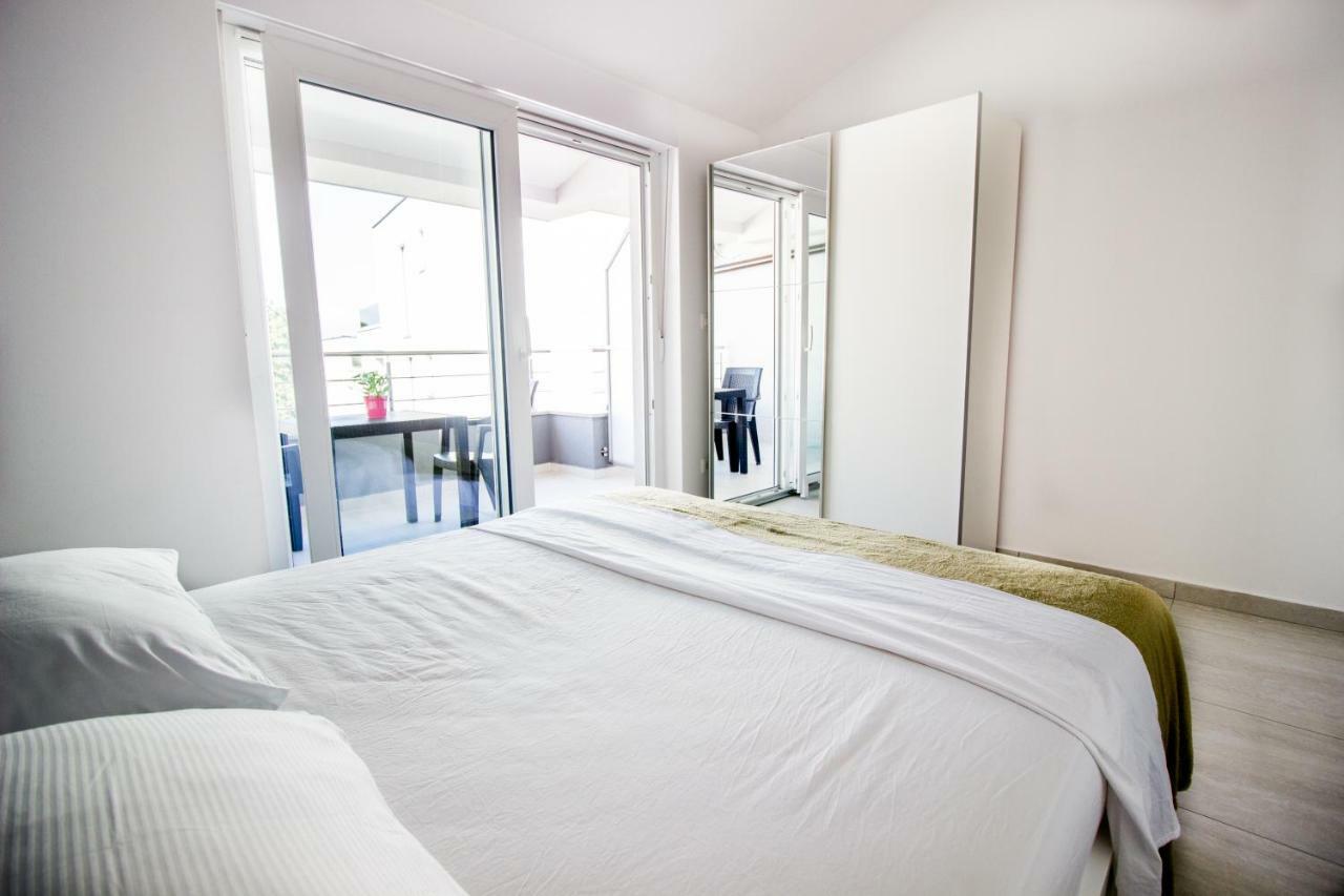 Colic Apartman Njivice Kültér fotó