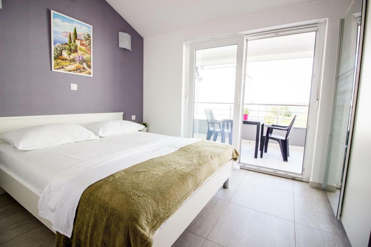 Colic Apartman Njivice Kültér fotó