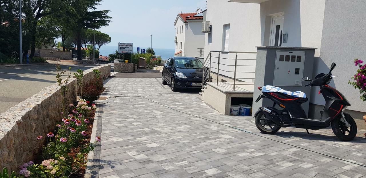 Colic Apartman Njivice Kültér fotó